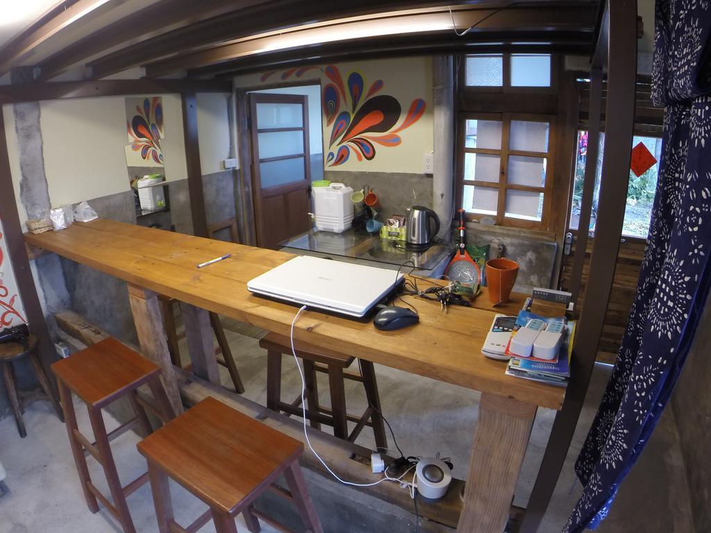 2F Hostel T'ai-tung Esterno foto